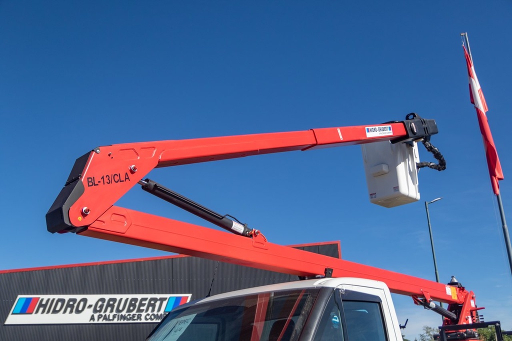 [EQ-ELP-OTR-BL13CA-00134] HIDROELEVADOR ARTICULADO BL13CA — AISLACIÓN 46KV + LINER Y COBERTOR DE CANASTILLA +