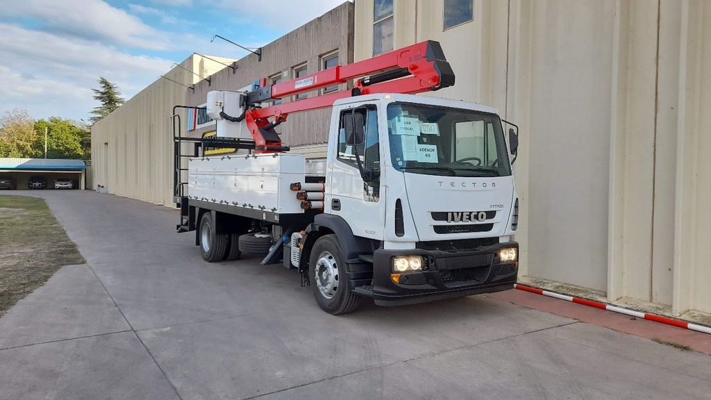 [EQ-ELP-OTR-BL15CAL46KV1-00135] HIDROELEVADOR ARTICULADO BL15CAL 46KV — 1 CANASTILLA AISLACIÓN 46KV + AISLACIÓN DE CHASIS + LINER
